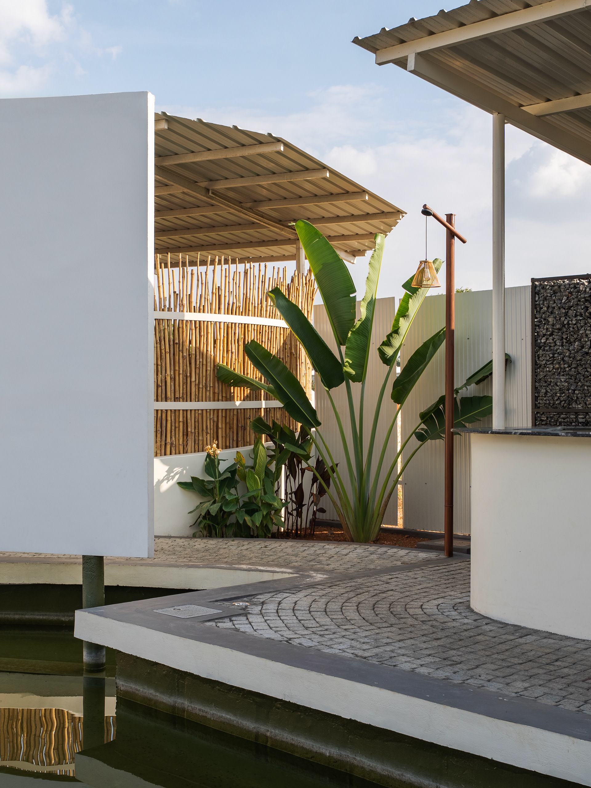 露台餐厅丨KARTHIK ARCHITECTS-19