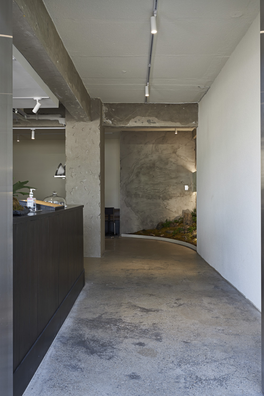 20 平米的现代简约咖啡厅设计-15