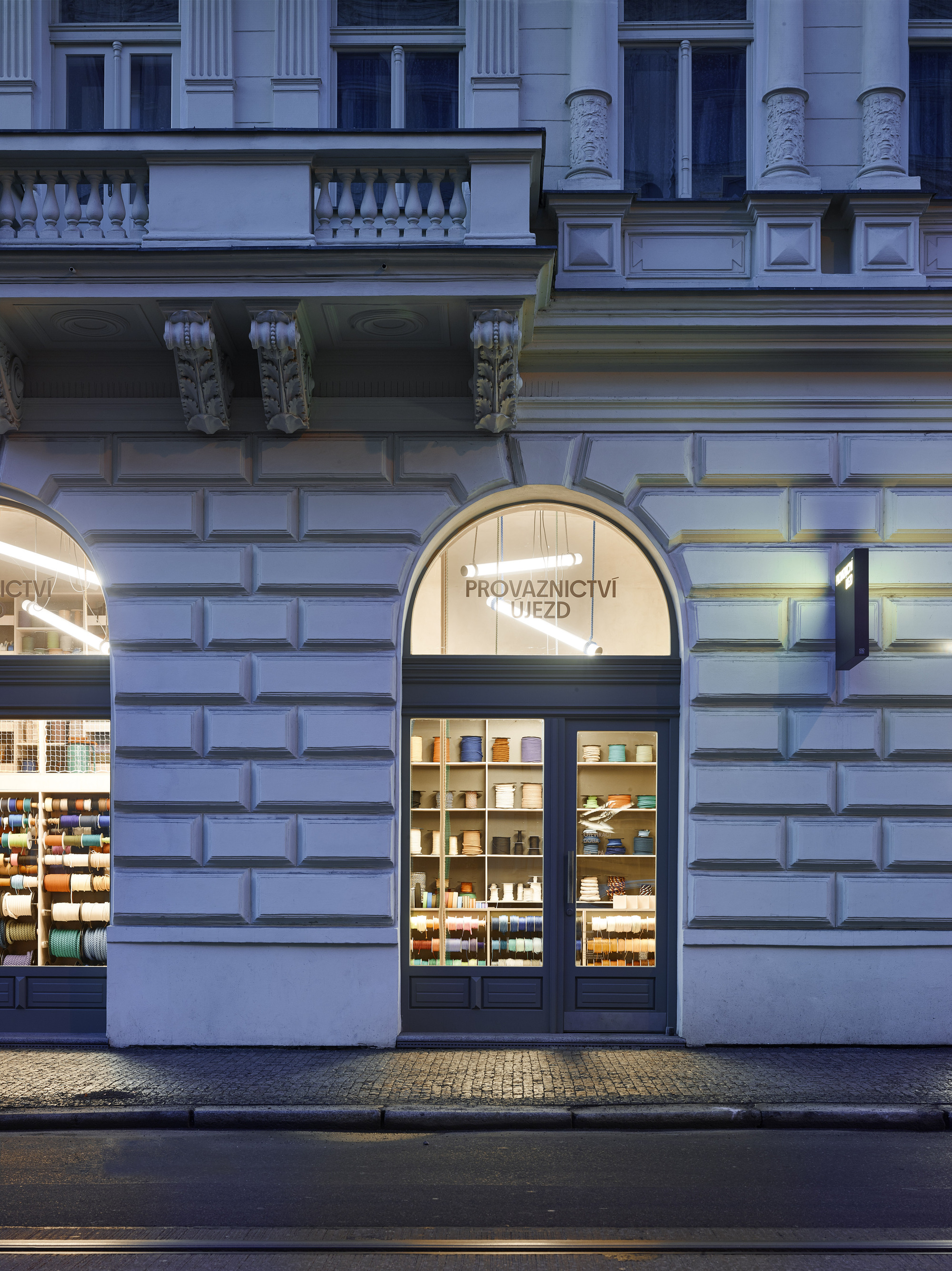 Rope Shop Ujezd · 恢复百年公寓底层的绳店风采丨意大利布拉-13