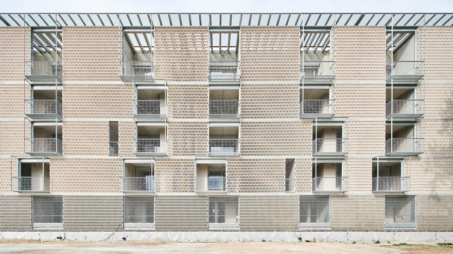 巴塞罗那 Bon Pastor 社区 54 户社会住房丨西班牙巴塞罗那-0