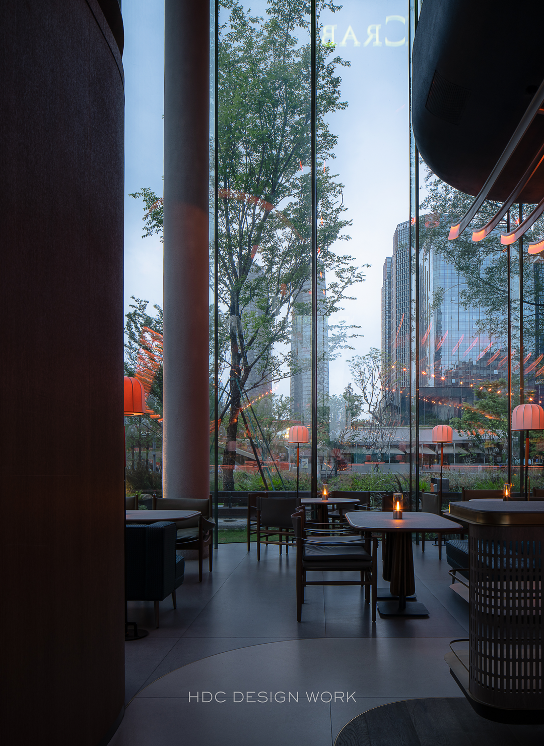 双塔映衬下的MOC餐厅丨中国成都丨唐嘉骏,刘芮言-40
