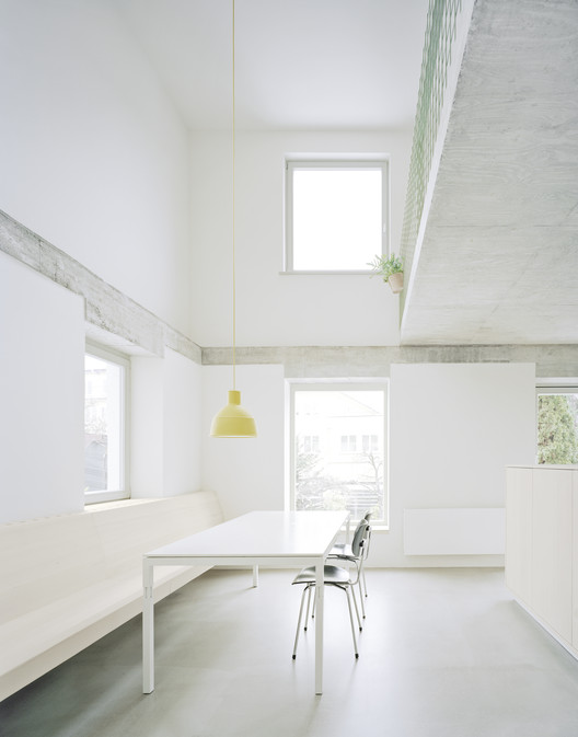 德国斯图加特老宅翻新，紧凑空间变身为迷人的阁楼式住宅-35