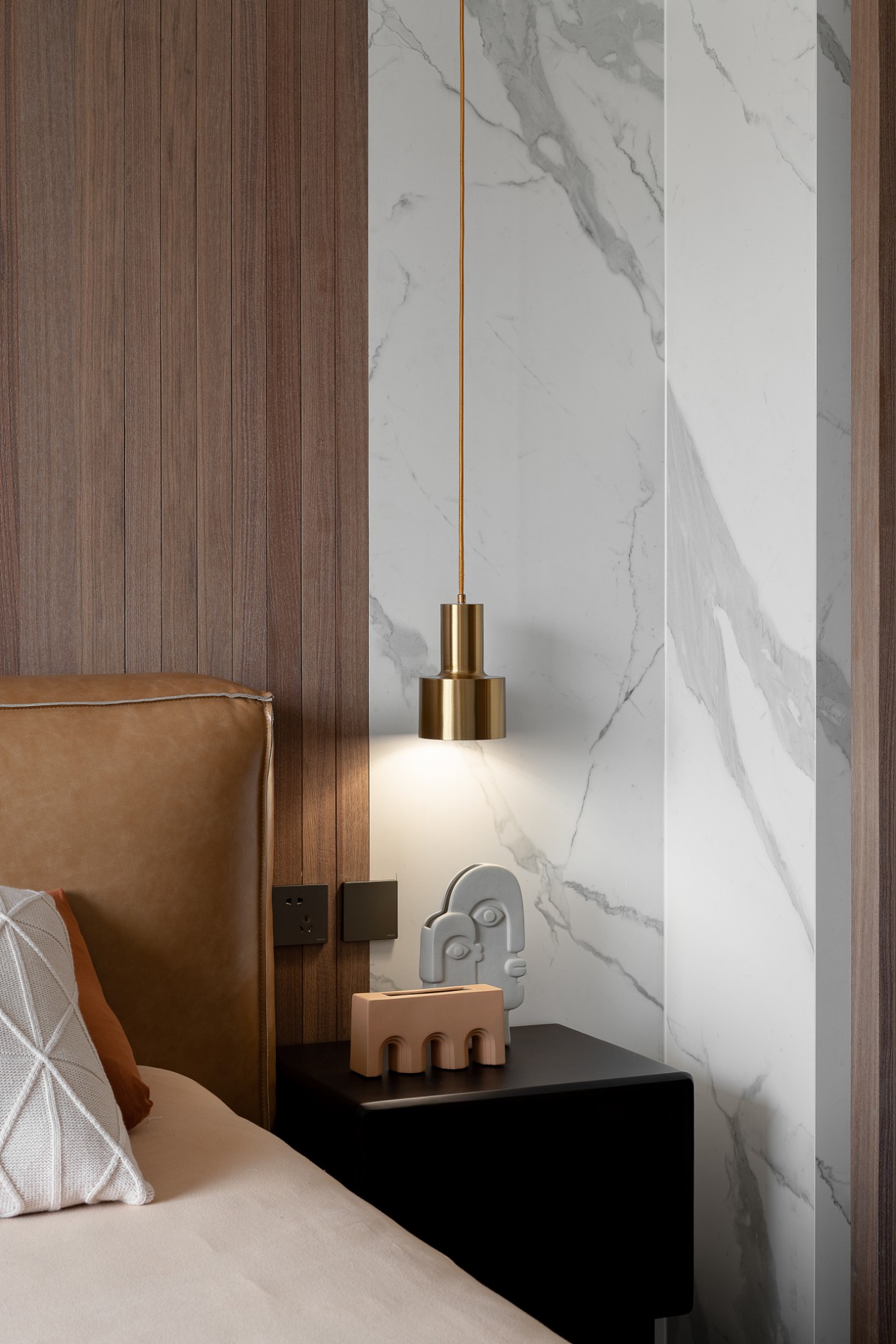 又蓝设计 · 咖色-19