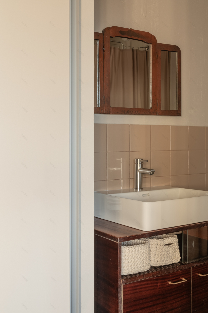 若ZOZULKA为特定人名、地名或品牌名等专有名词,通常可直接音译为佐祖尔卡 丨乌克兰利沃夫丨Iryna Bilohan-27