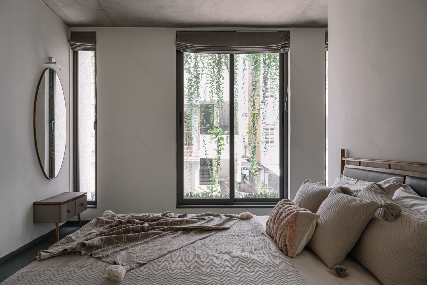 白色漂白之家 | 印度 Parvat Patiya 地区的现代简约住宅设计-34