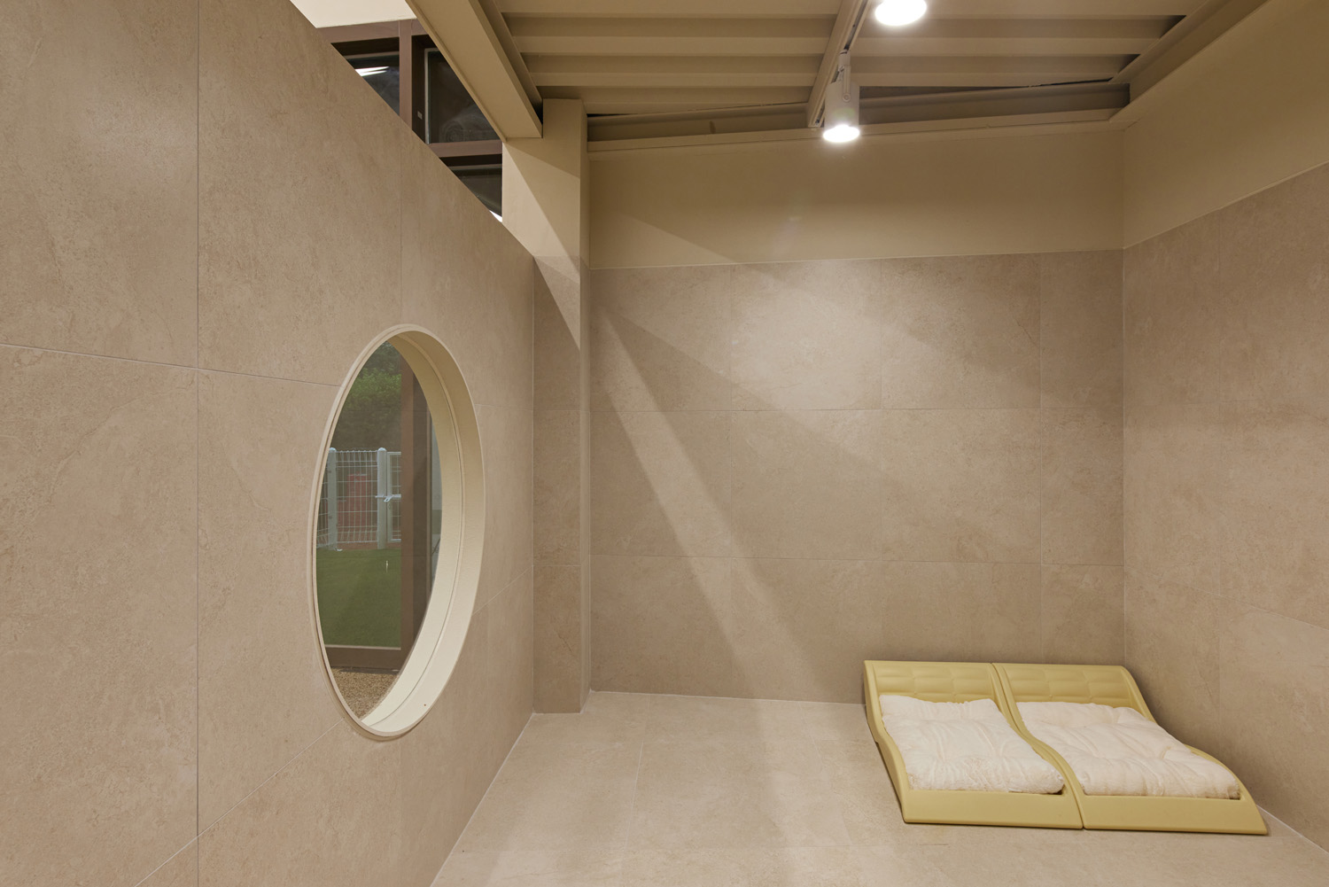 70 平宠物酒店，打造温馨如白洞咖啡馆的氛围-14