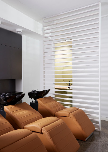 金色的;金黄色的;金的;金制的-185