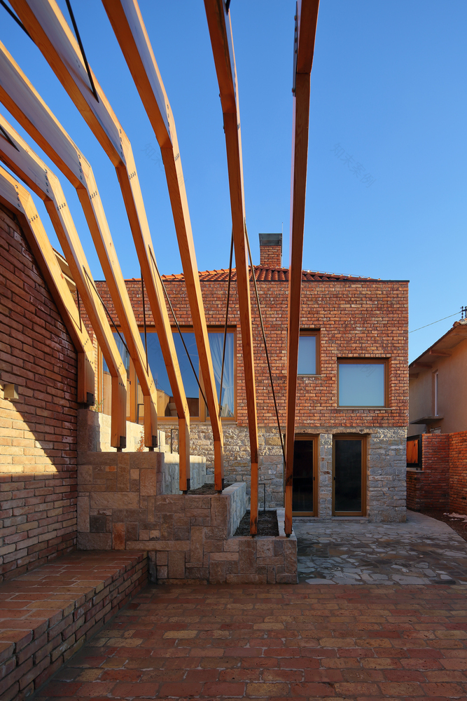 回归传统的 Bosnian 之家 | Hiža Mišljenova House-52