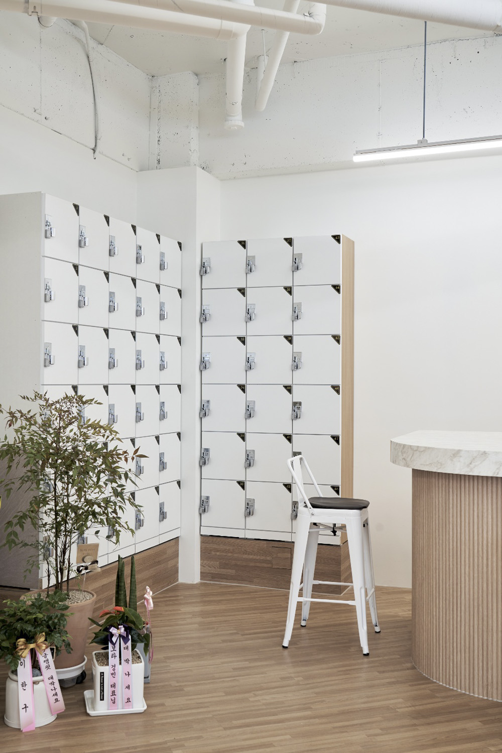 40 平简约双色调皮具店设计，尽显北欧风情-18