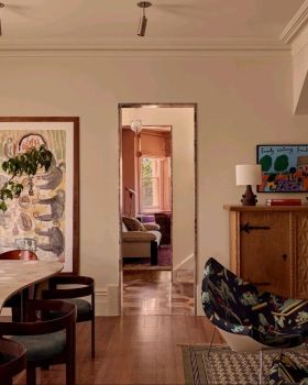 米兰式落地馅饼（注：Pied à terre常见有落脚处小公寓等意思，但结合Milanese这里推测是一种美食相关，直译为米兰式落地不太符合常见表达，意译为米兰式落地馅饼，若有更准确语境信息可进一步精准翻译） 丨澳大利亚墨尔本丨塔莉·罗斯（Tali Roth）工作室