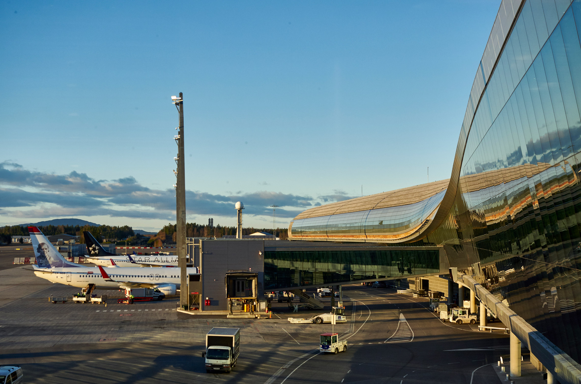 Nordic doubles the size of Oslo Airport with curved pier extension-2