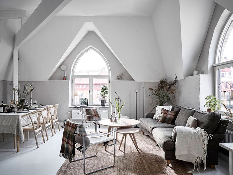 独特拱窗的斯堪的纳维亚风格阁楼公寓-2