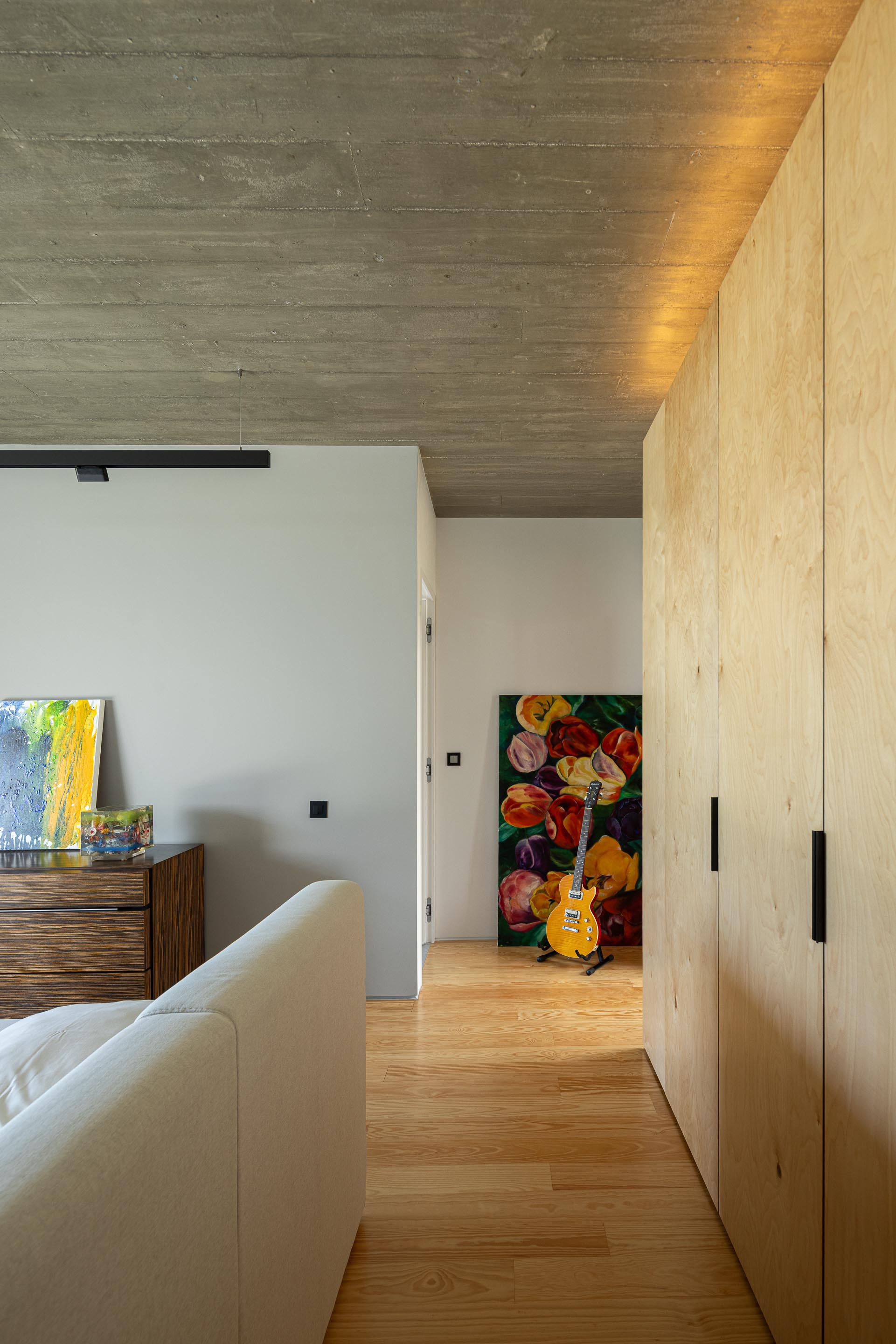 众议院CR(注:CR可能有多种含义,常见的有Continuing Resolution 即持续决议案,但由于缺乏具体语境,无法准确判定CR的意思这里按照信息提供流程,先给出此翻译,若CR有更准确的对应意思,可结合准确语境再次询问) 丨葡萄牙丨SO Arquitetura & Design-48