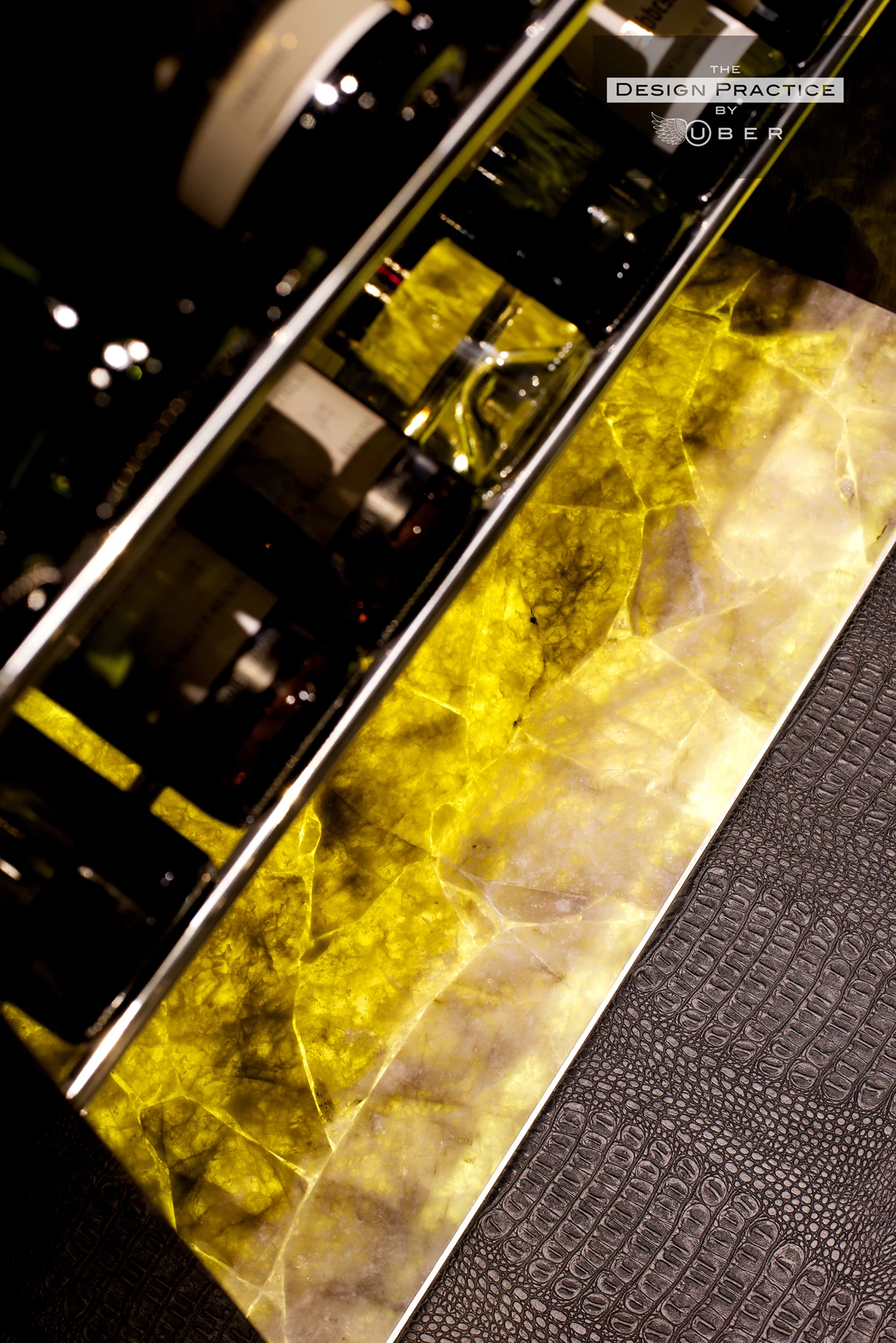 英国地下车库变身高科技炫酷“男士天地”-16