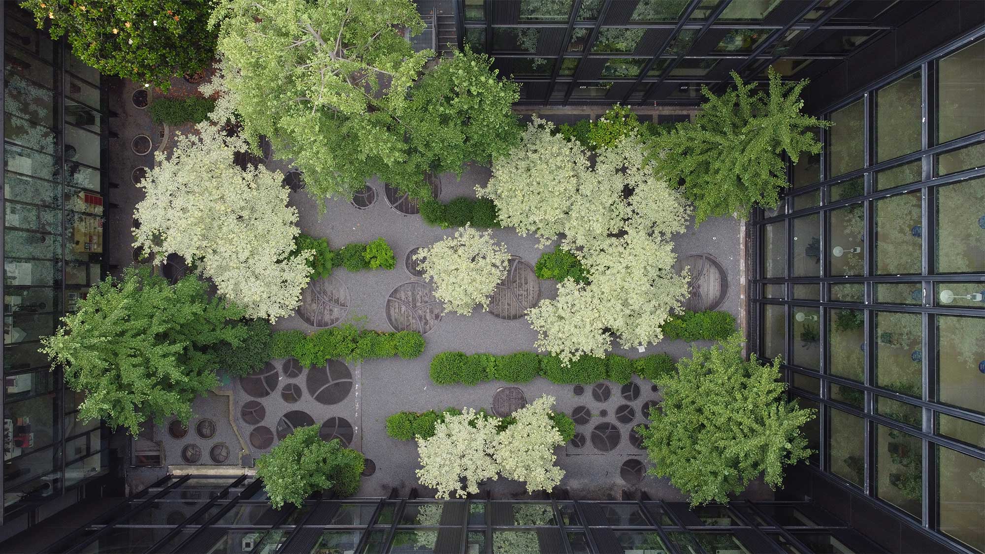 最宁静共和国·帕克联合事务所

注：La Serenissima常见指最宁静共和国，是历史上对威尼斯共和国的美称；Park Associati可理解为一个联合性质的事务所，Park可能是名称，Associati在意大利语中有联合等意思  丨意大利米兰-42