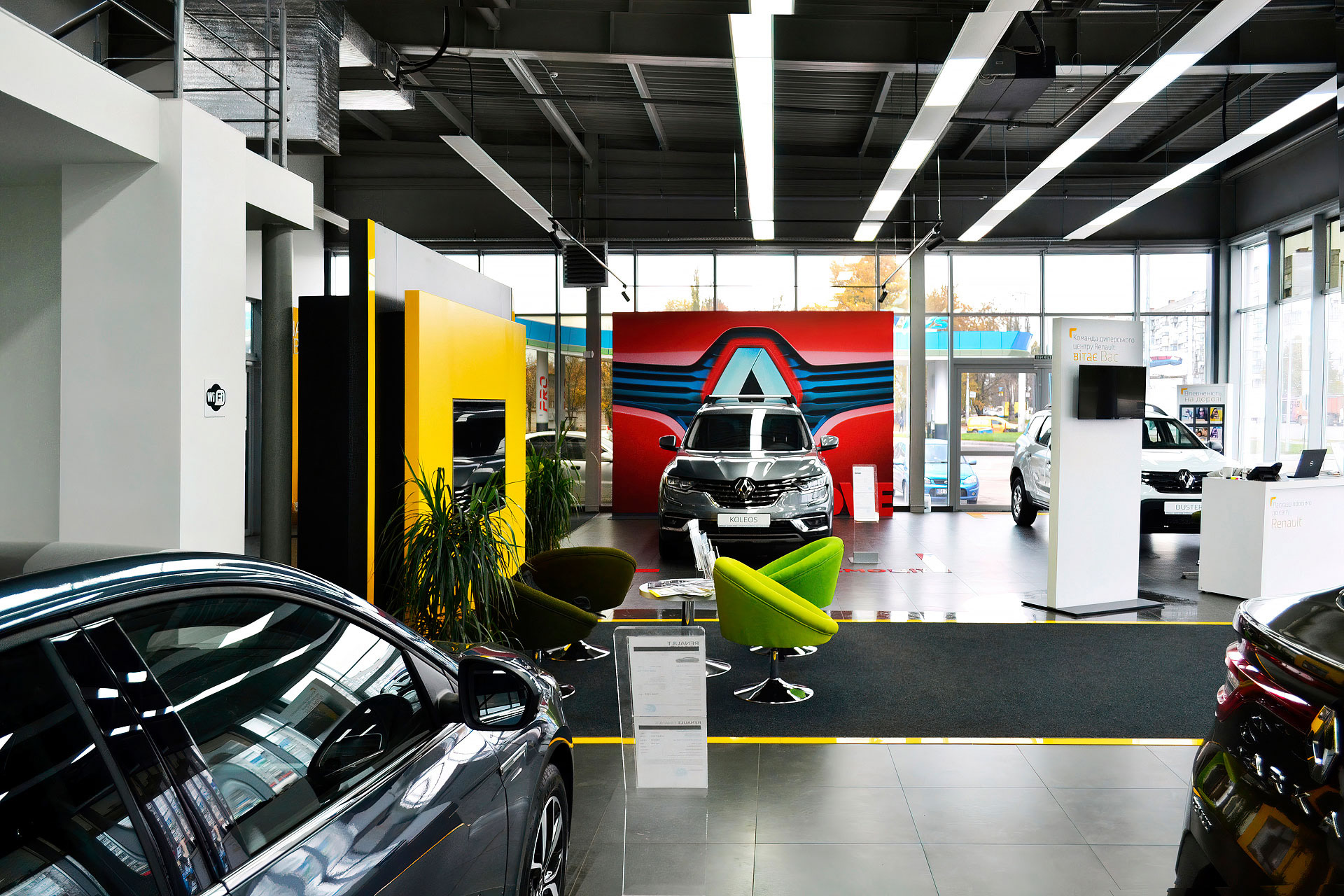 RENAULT 汽车展厅设计丨乌克兰-16