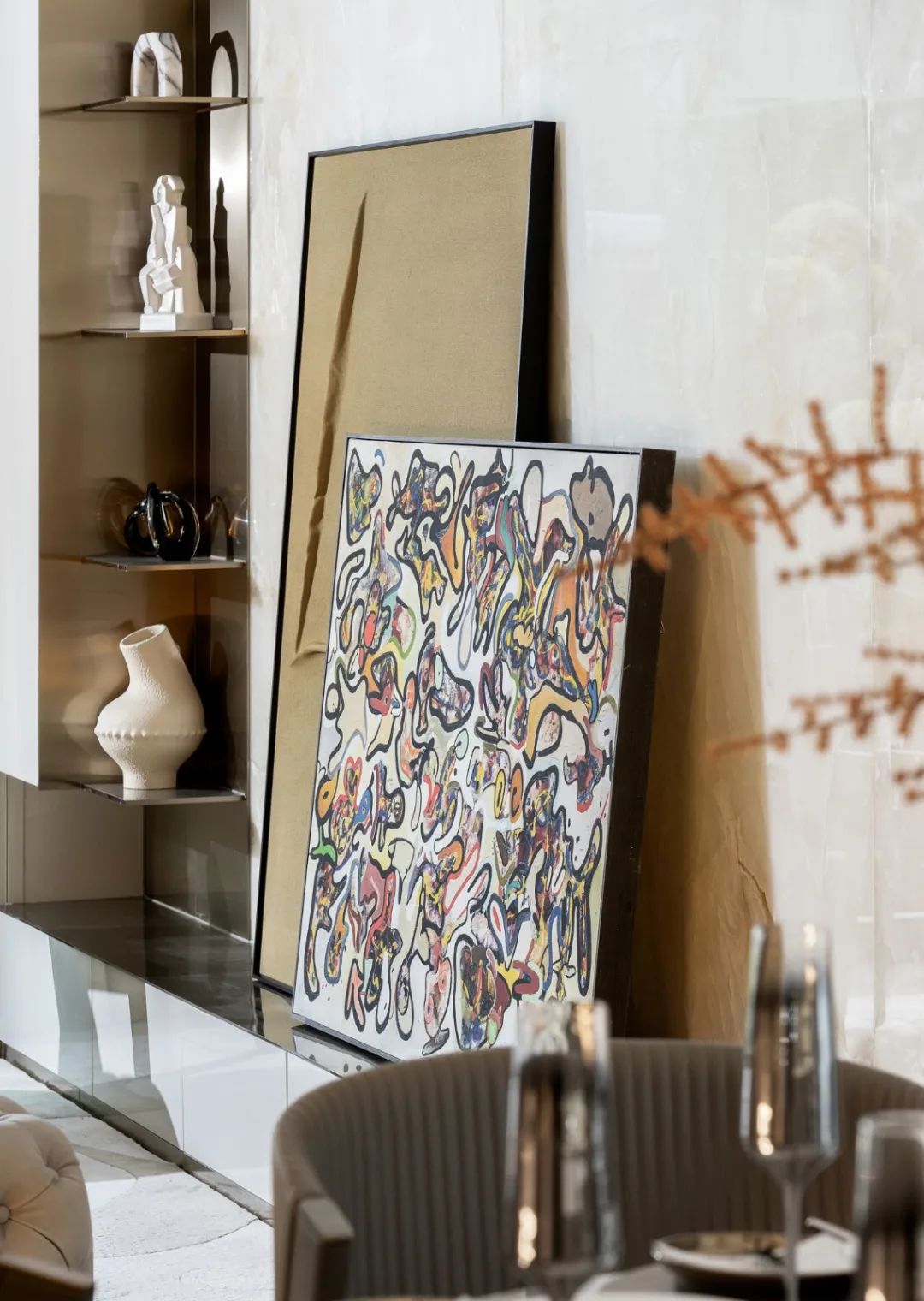 全球视野下的轻奢公寓设计丨中国上海丨HWCD 设计工作室-23