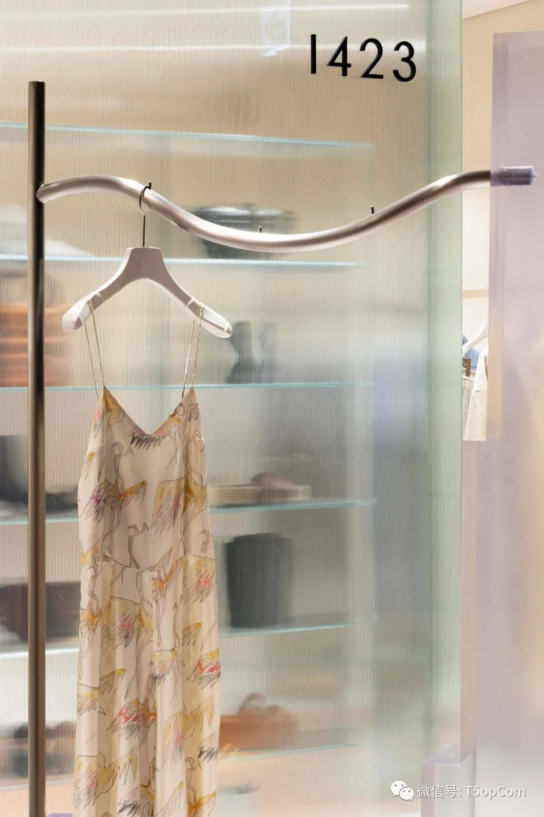 首尔 37 平方小型女装店 1423 Naive Water丨韩国首尔-6