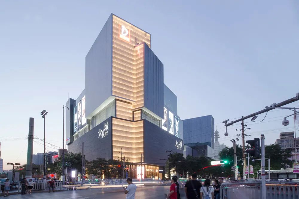 礼品盒建筑 · 郑州丹尼斯大卫城丨中国郑州丨Aedas-0