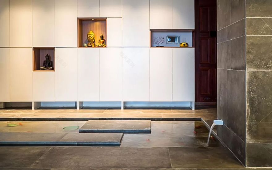 他在20楼挖池塘、造园子,把家改成空中花园,只花3000元-43