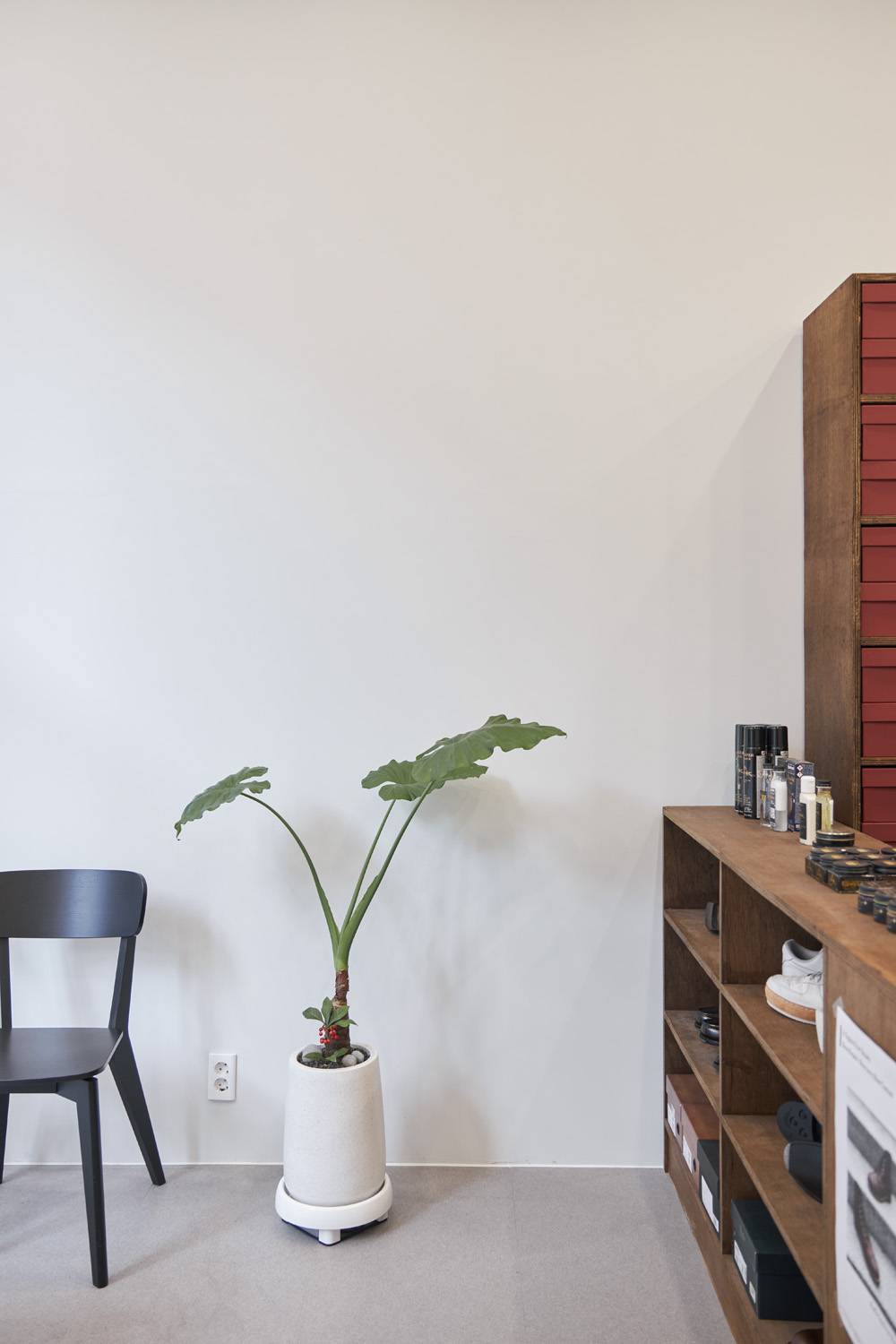 11 坪家居饰品店，极简风格的设计魅力-10