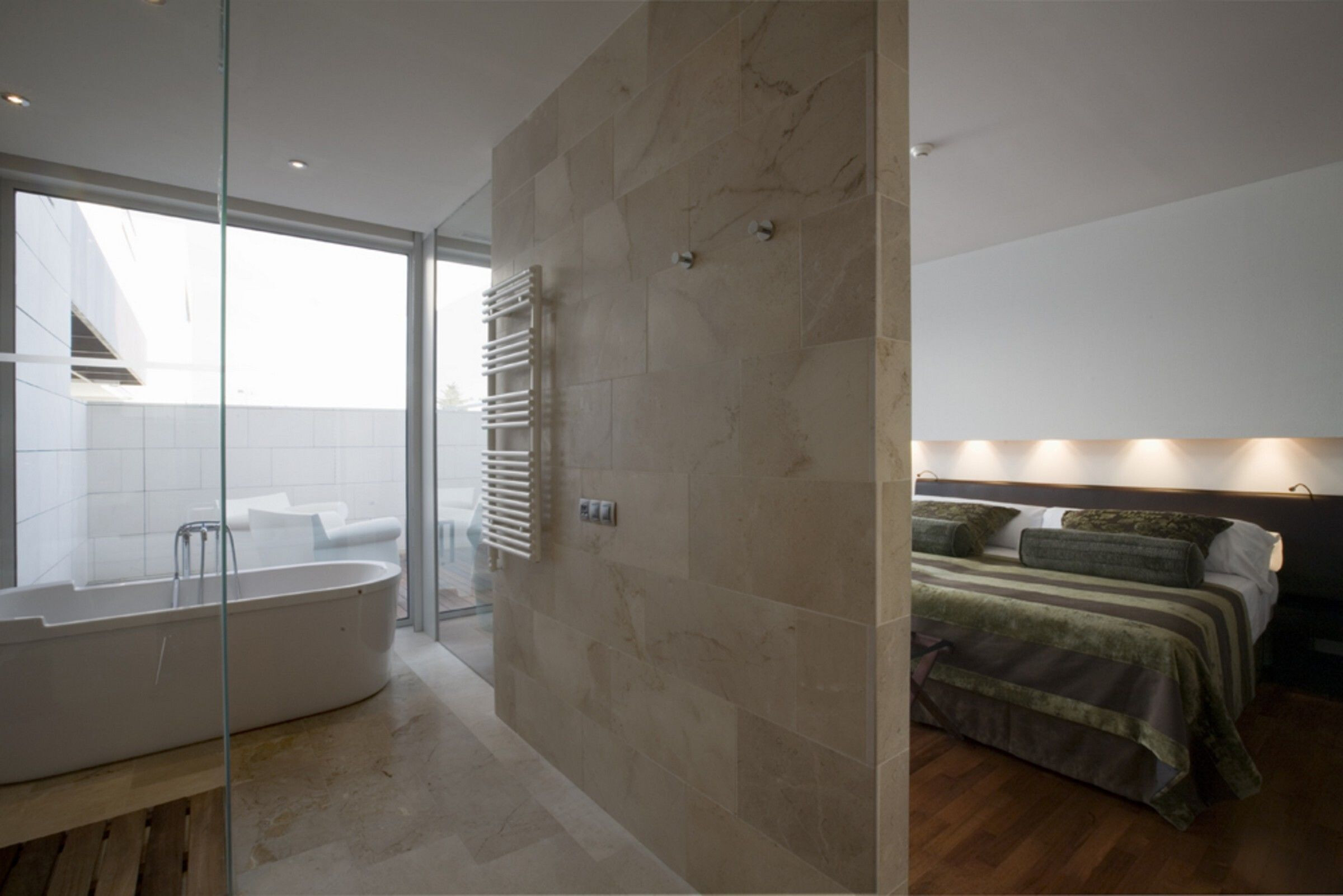 地形融入的绿色多功能酒店设计-37