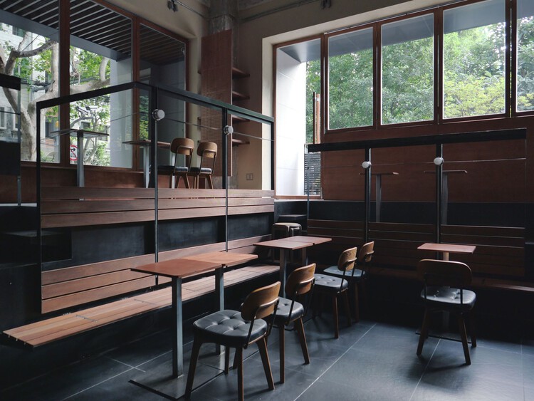 上海 Clipboard 酒吧 | 工业风与温馨氛围的完美融合-12