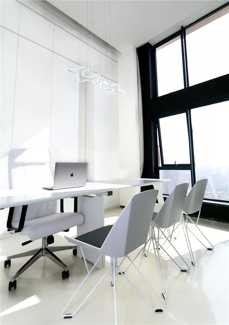 白色敬畏，现代办公空间的艺术探索-24