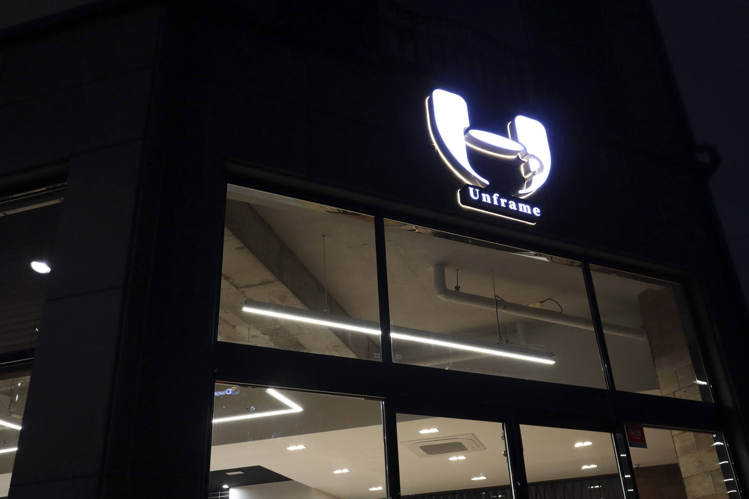 现代简约风咖啡厅 | 45 度咖啡的优雅空间-15