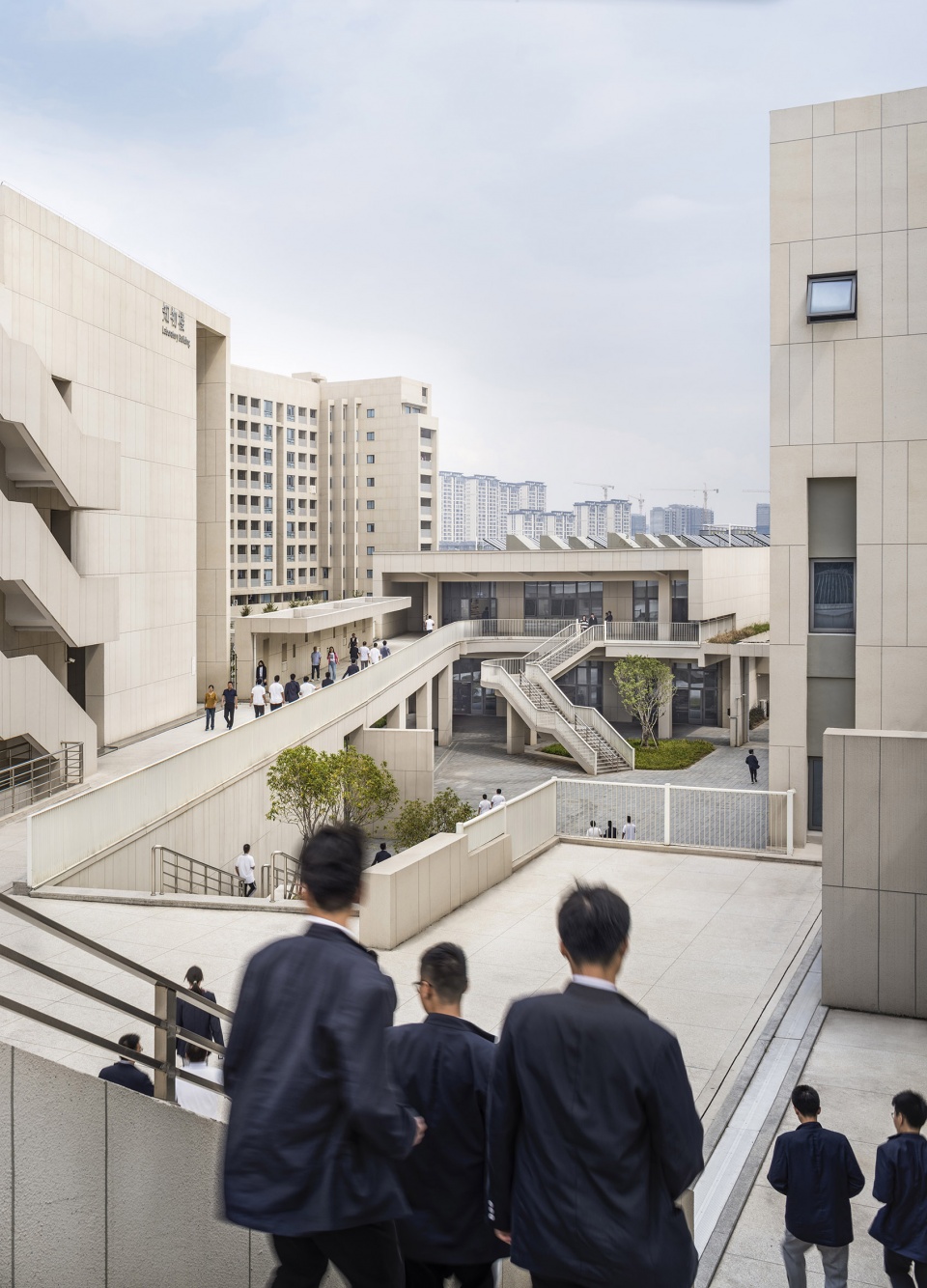 江苏省靖江高级中学新校区丨中国江苏丨江苏中锐华东建筑设计研究院有限公司荣朝晖工作室-69