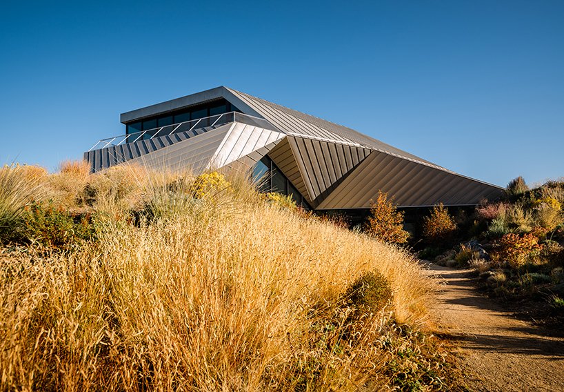 美国西部荒漠中的“变形器”住宅-6