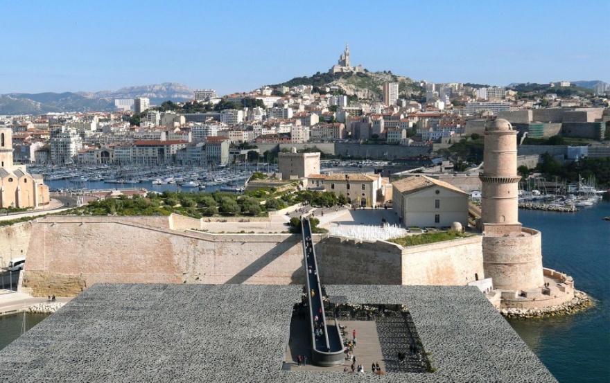 法国 Fort Saint Jean 防御工事景区 | 融合自然与历史的景观设计-10