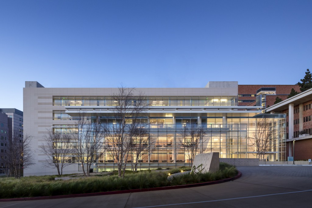 Edie and Lew Wasserman Building, University of California  Richard Meier-0