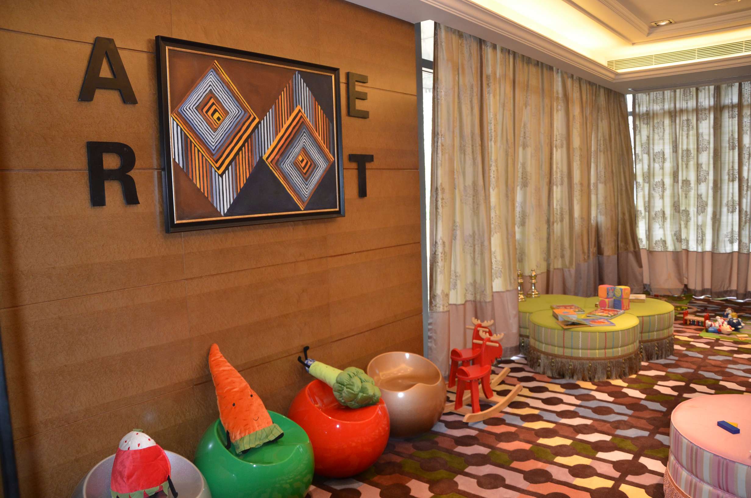 梁志天  西安雅居乐国际售楼部完工图片-16