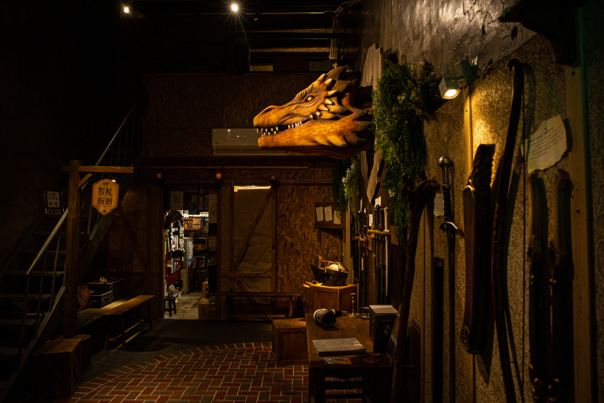 《魔戒现身:武器「剩」战》展场布景道具制作设计丨袁浩程团队-10