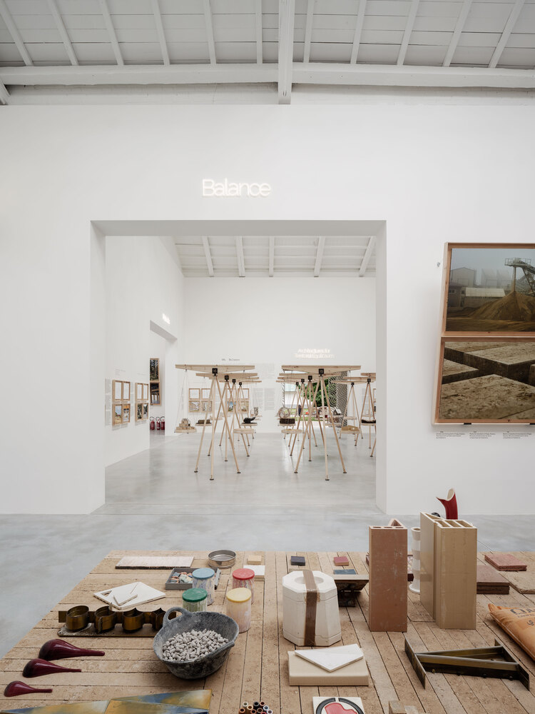 2025威尼斯建筑双年展西班牙馆“Internalities”展览丨法国尼斯-9