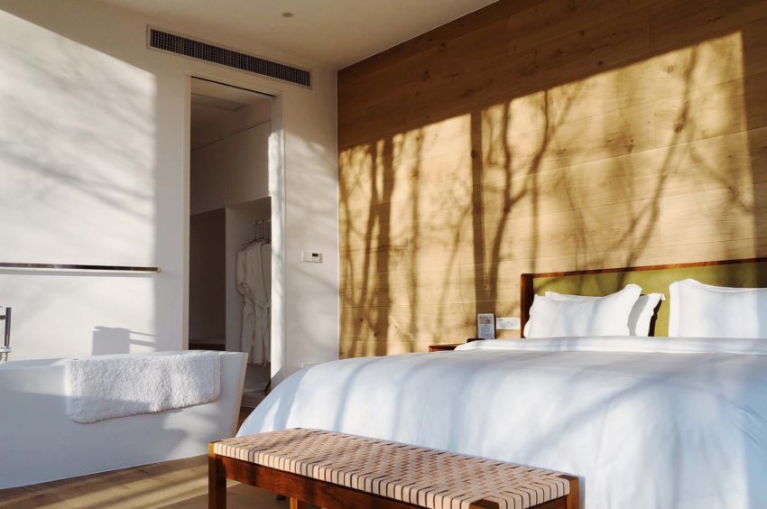 Stunningly modular Stray Bird Boutique Hotel created by STUDIO QI for a relaxing but cutting edge oasis experience 令人震惊的模块化流浪鸟精品酒店，由QI工作室创建，提供一种令人放松但却是最前沿的绿洲体验。-11