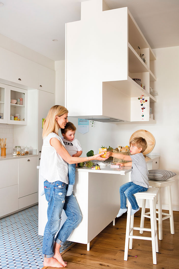 巴塞罗那阳光家庭公寓 | 黄绿搭配，满室生机-10