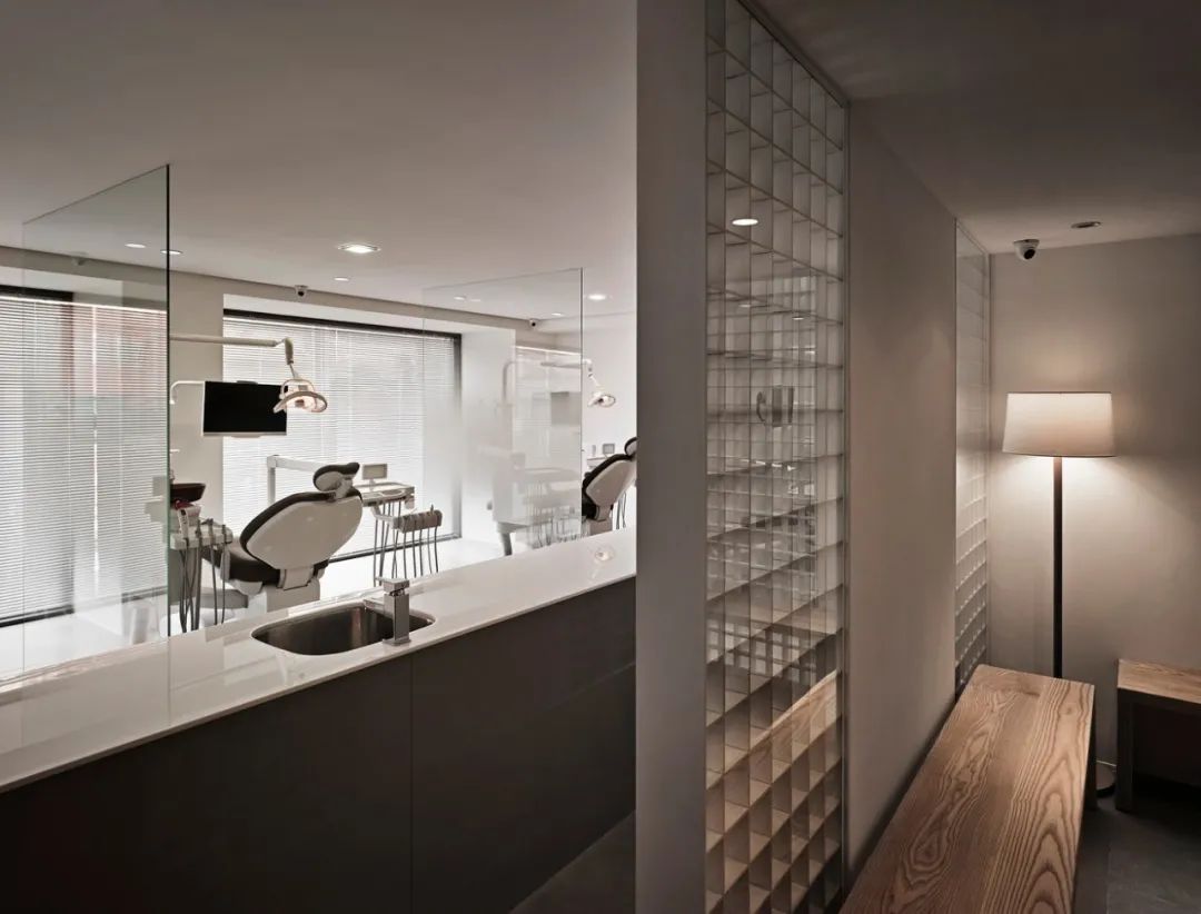 牙医诊所设计之美 · 阳光与曲线的交织-24
