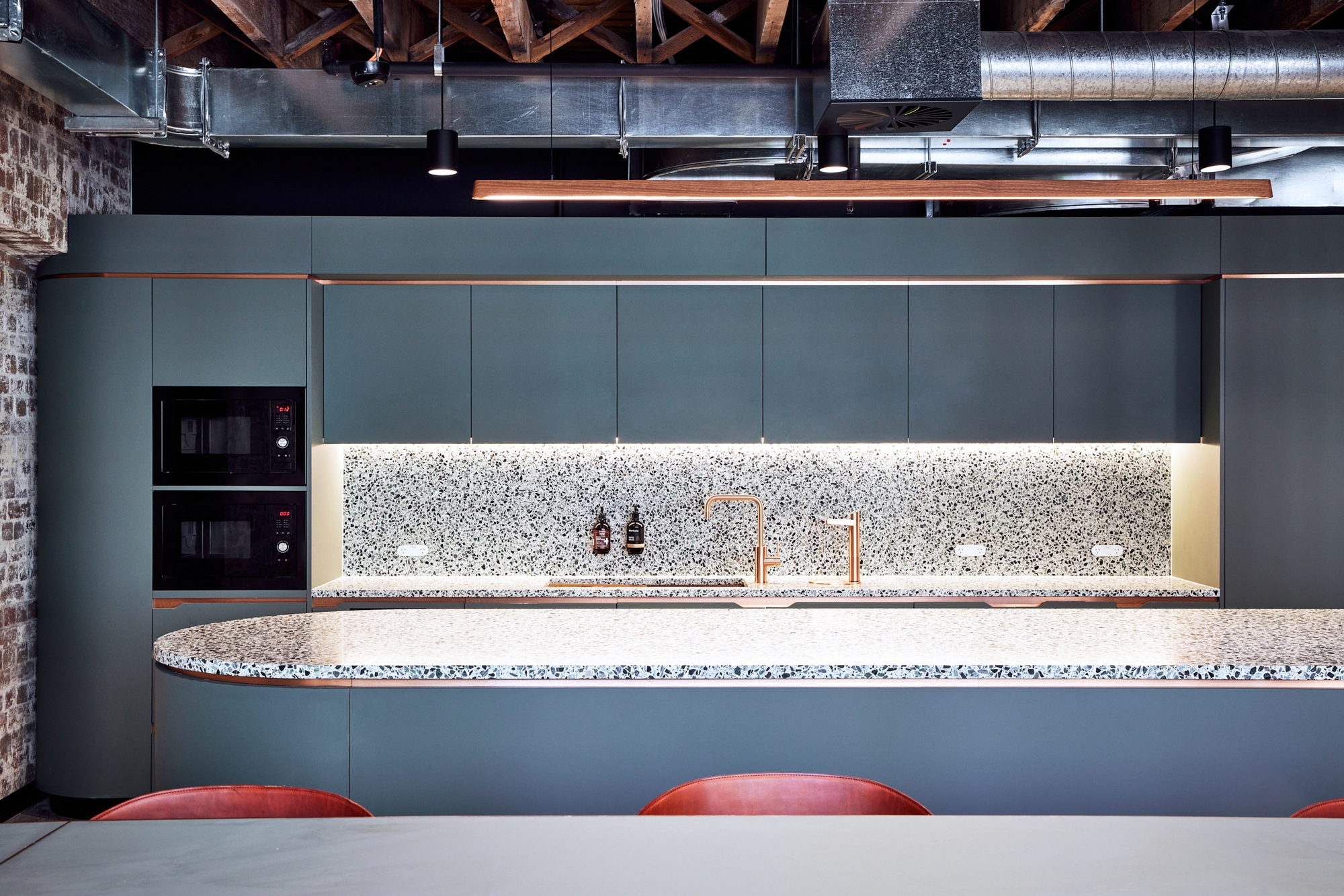 悉尼 Built 办事处丨澳大利亚悉尼丨fjmtinteriors-30