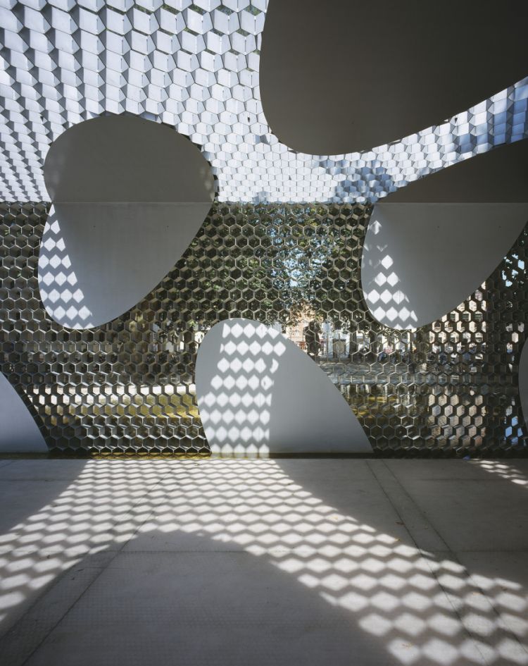 把自然搬進建築裡。伊東豊雄 - WEHOUSE-6