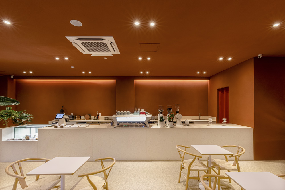 红色顿悟 | 22 平米极简咖啡厅设计-5