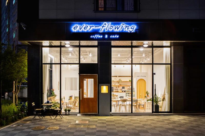 极简 25 坪咖啡厅，打造温馨 white tone 空间-15