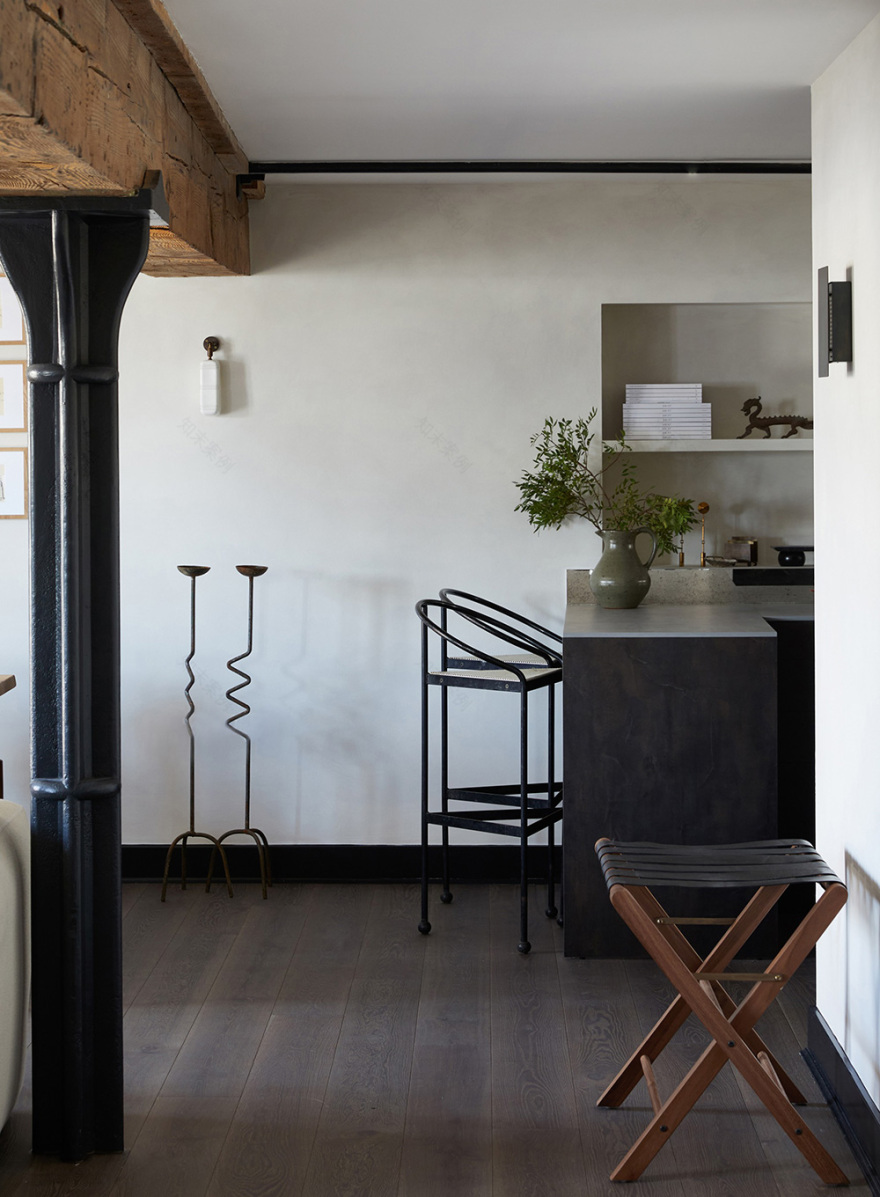 伦敦旧仓库改造的带砖砌墙与柔和装饰的阁楼丨英国伦敦-9