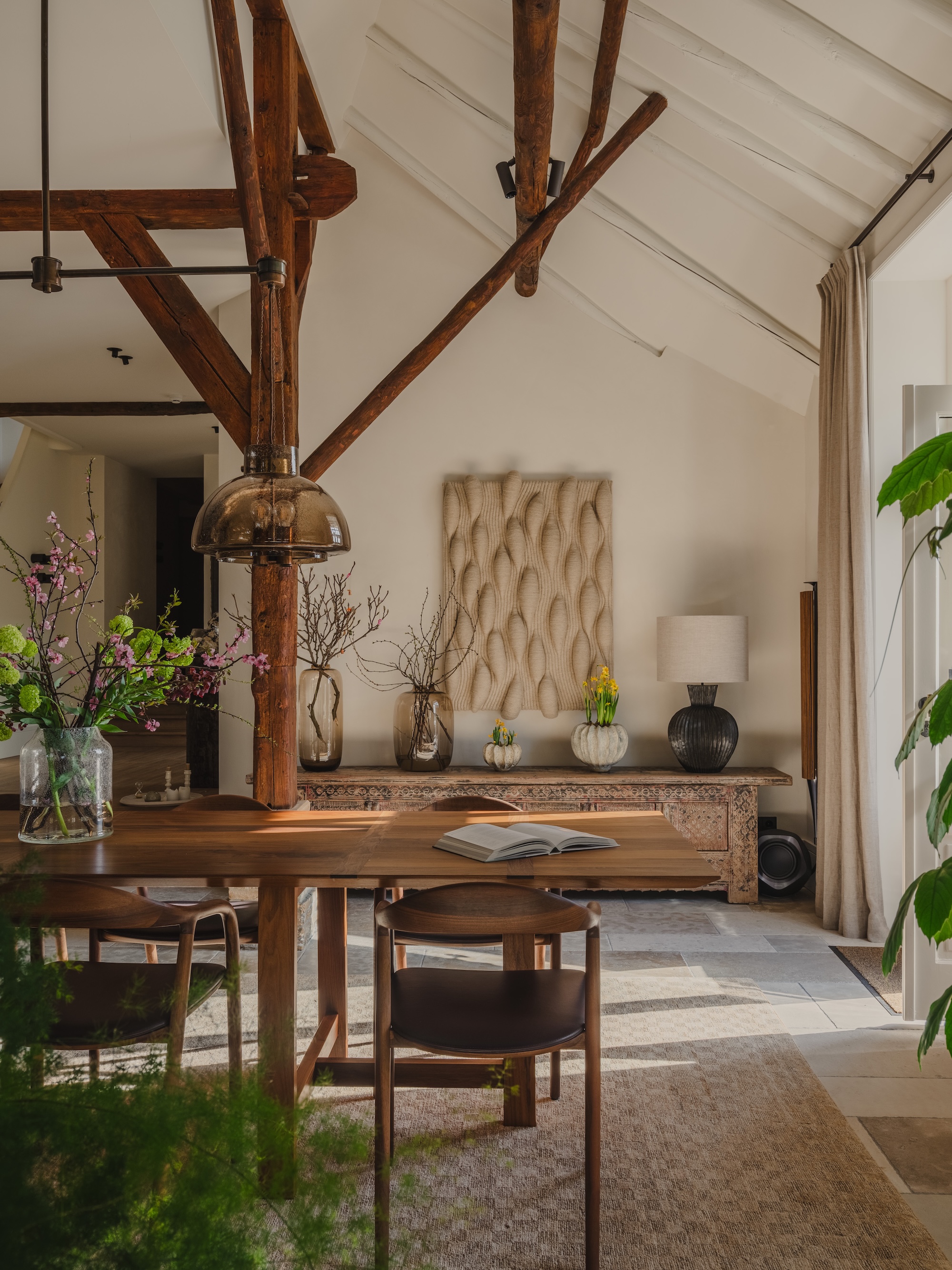 你提供的EGINSTILL可能并不是一个正确的英文单词，请你检查该内容是否准确，以便我为你完成整句的准确翻译目前仅Authentic charm可翻译为真正的魅力 丨荷兰阿姆斯特丹-12