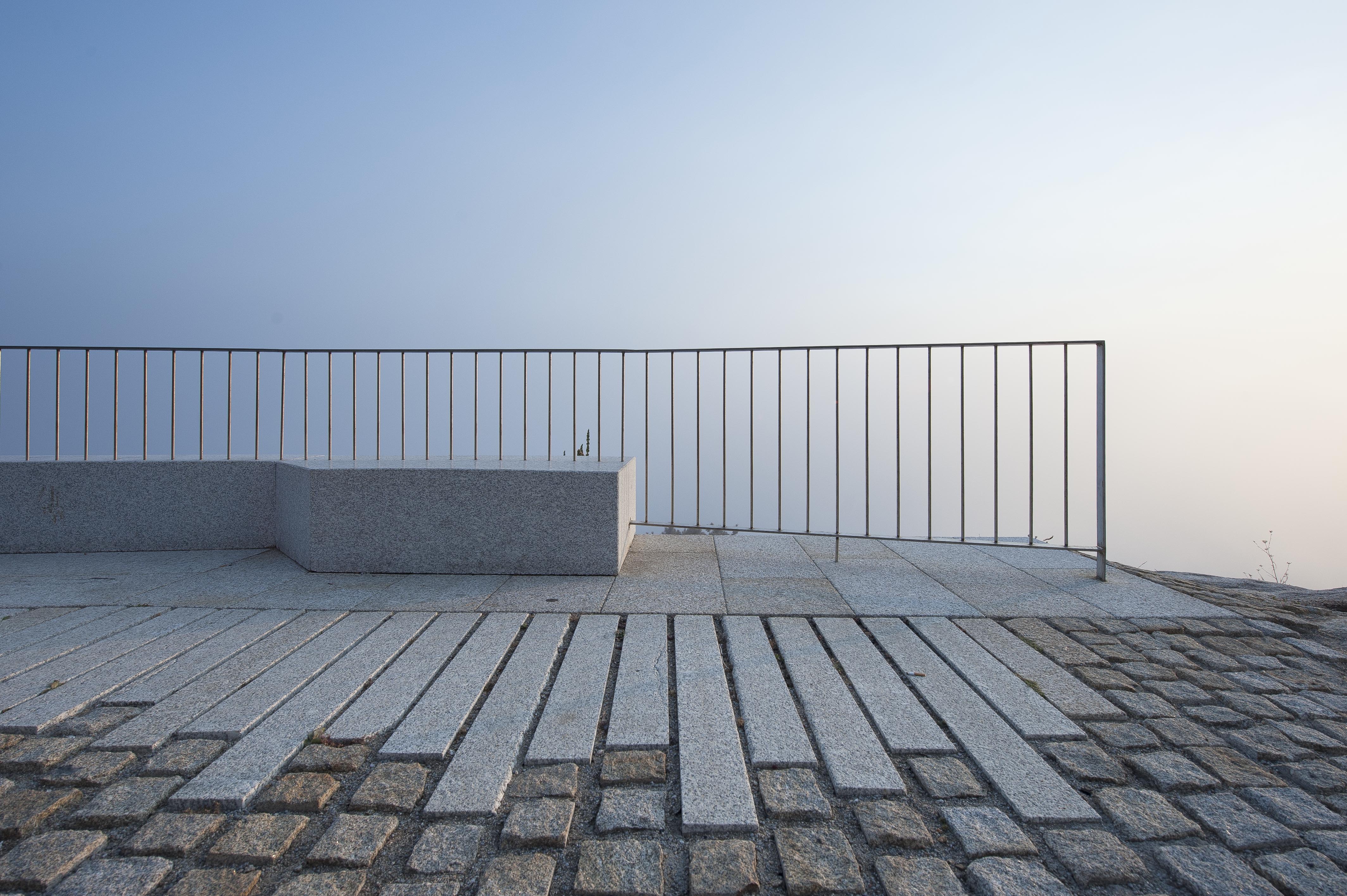 西班牙里韦拉“佩德拉达拉”观景点 | 自然与建筑的和谐融合-30