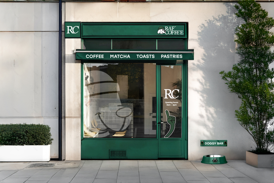 皇家空军·咖啡店品牌塑造
注:RAF一般指英国皇家空军(Royal Air Force),这里结合语境以其为基础进行翻译 丨UkraineKyiv-9