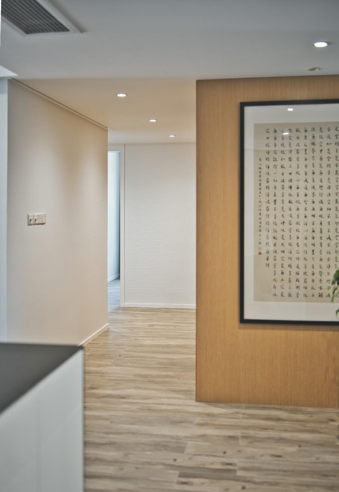 245㎡现代简约大平层,藏蓝美式卫浴柜成焦点-1