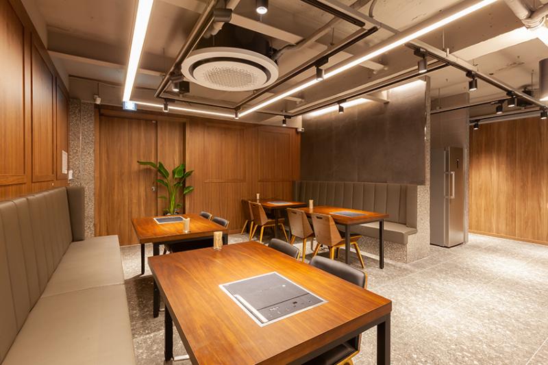 首尔 58 平米海景专卖店，极简奢华空间设计-6