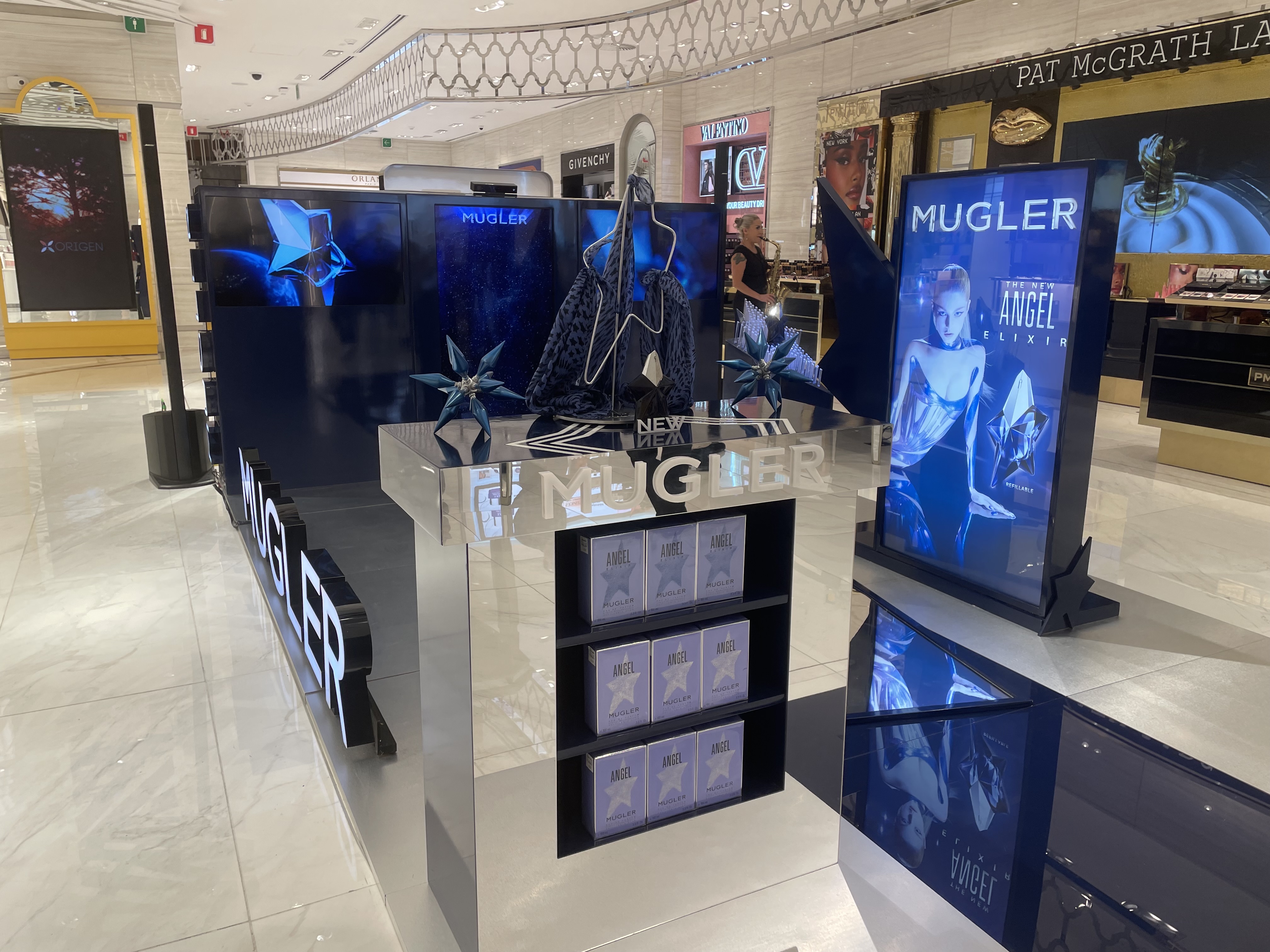 THIERRY MUGLER ALIEN ELIXIR POP UP STORE-16